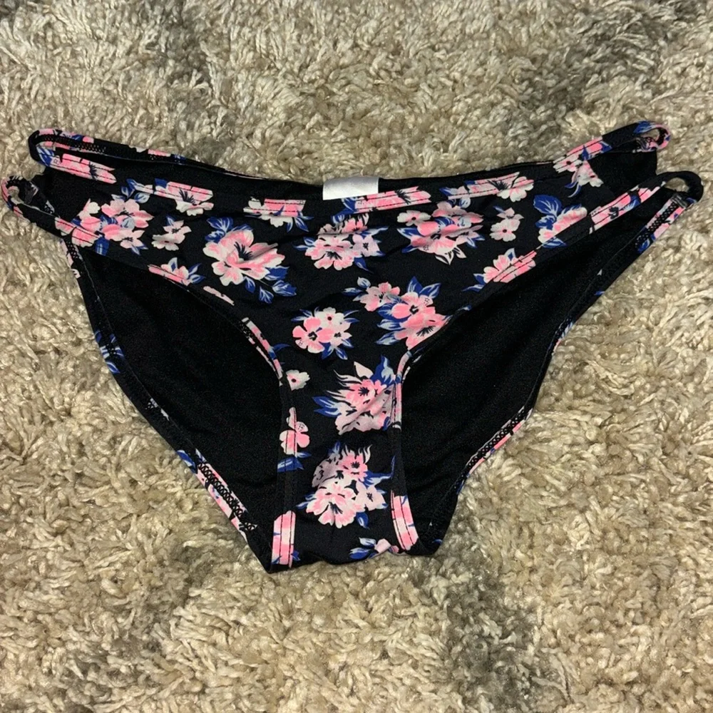 xhilaration women’s floral bikini bottom - Picture 1 of 5